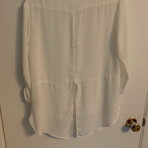 White blouse - Picture 3 of 5